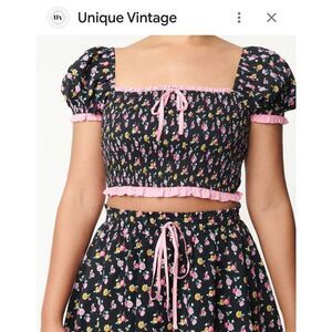 Unique Vintage Top Size Medium 6-8  Pink Black Ditsy Floral Cropped‎
